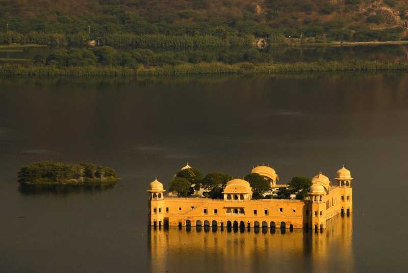 Дворец на воде джал-махал, джайпур в индии