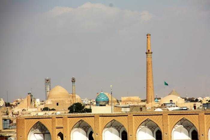 Мешхед — город на северо-востоке Ирана, административный центр провинции Хорасан-Резави. В город ежегодно прибывают более 20 млн паломников и туристов, причем его называют Меккой бедноты. Мешхед расположен в 800 км восточнее Тегерана, в плодородной долине