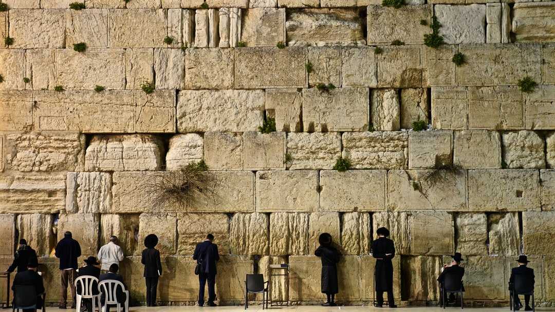 Стена плача в иерусалиме: что это, сбываются ли желания, где находится