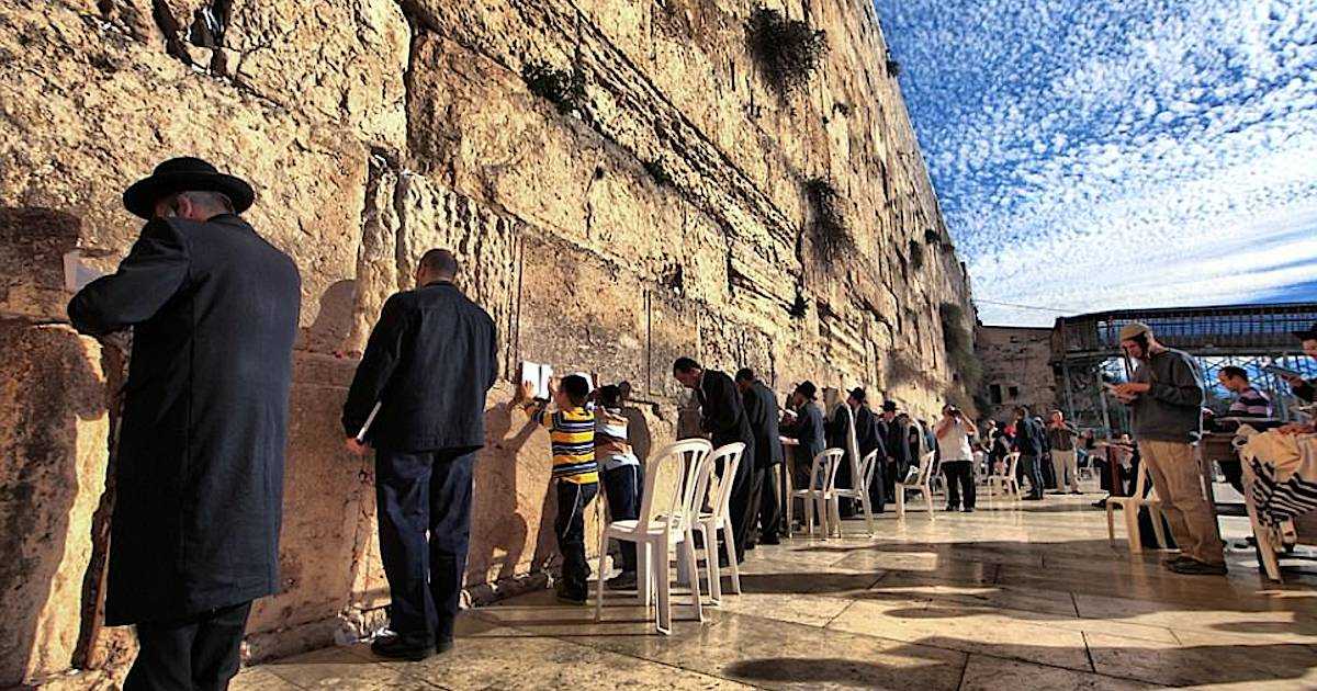 Иерусалим — стена плача записки. что можно просить у стены плача. израиль стена плача — записки. как написать записку в стену плача, образец. как отправить записку к стене плача. израиль. стена плача история.