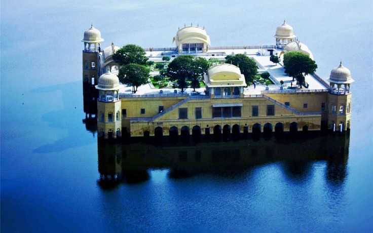 Джал-махал, джайпур: дворец на воде в индии