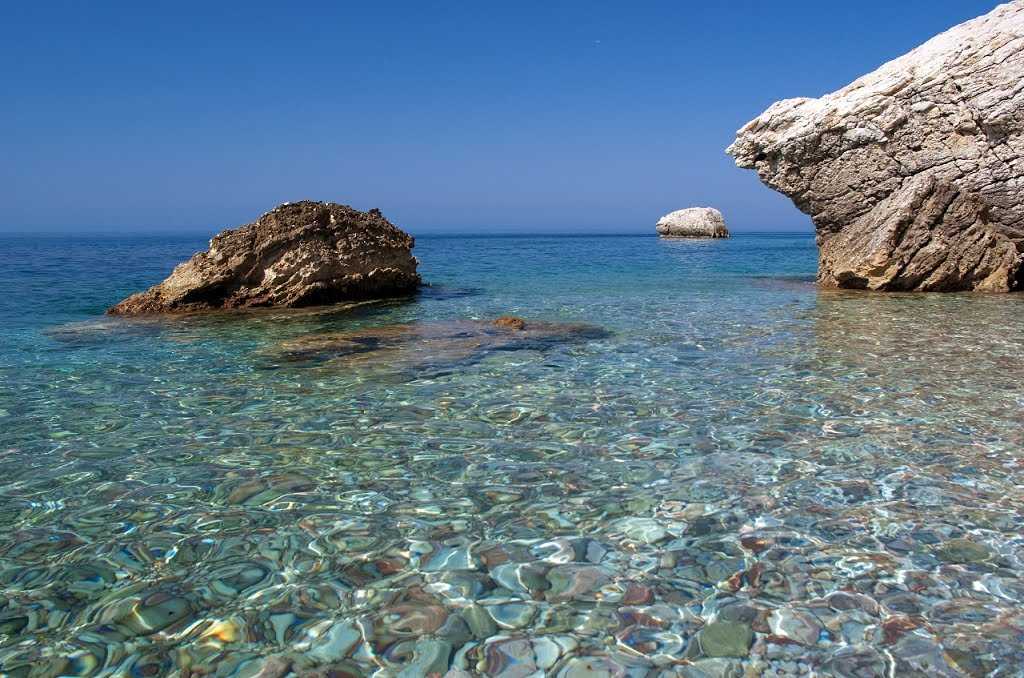 Адриатическое море — полузамкнутое море, часть Средиземного моря между Апеннинским и Балканским полуостровами...