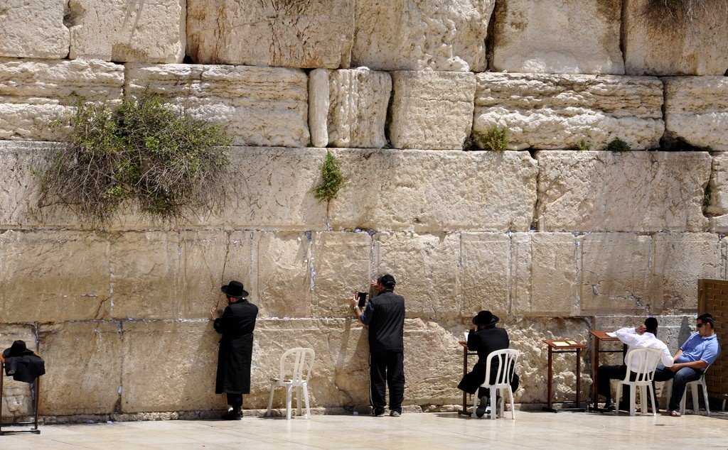 Где находится стена плача в иерусалиме и что о ней надо знать?