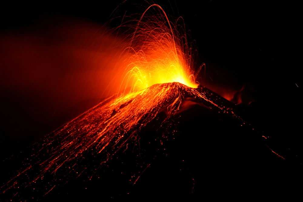 В италии проснулся крупнейший вулкан европы - hi-news.ru