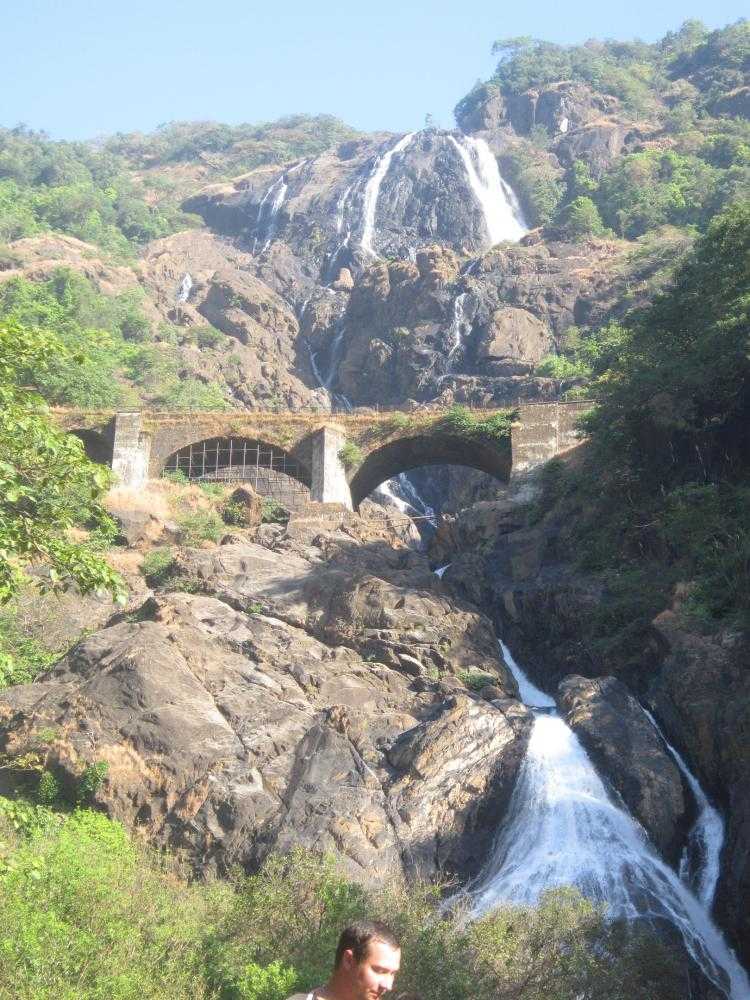 Водопад дудхсагар (dudhsagar falls) в гоа: описание, как добраться.