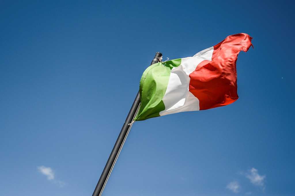 Флаг италии - фото, картинки с гербом, как выглядит, цвета, значение