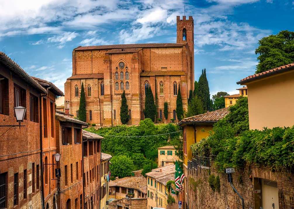 Тоскана – настоящий рай для путешественников, она способна удовлетворить самые разные их предпочтения. Тоскана, историческая местность Итальянской Республики, сердце эпохи Возрождения, расположена в центральной части страны.