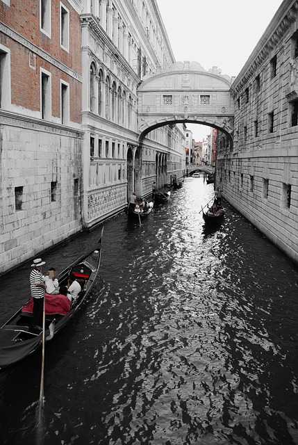 Романтика над дворцовым каналом — мост вздохов: фото и описание