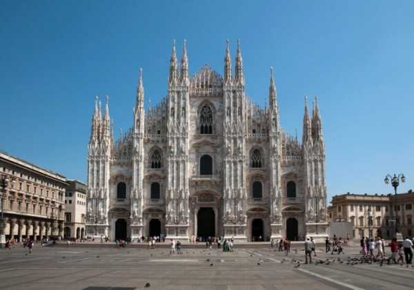 Фото города Милан в Италии. Большая галерея качественных и красивых фотографий Милана, на которых представлены достопримечательности города, его виды, улицы, дома, парки и музеи.