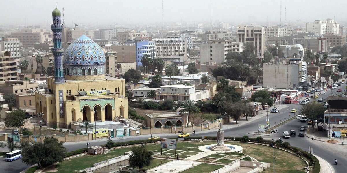 Багдад — легендарная столица Ирака город Багдад, родина сказок Тысячи и одной ночи. Город находится в Месопотамии по берегам реки Тигр близ устья реки Дияла, на перекрестке путей, соединяющих страны Средиземноморья, Центральной и Южной Азии.