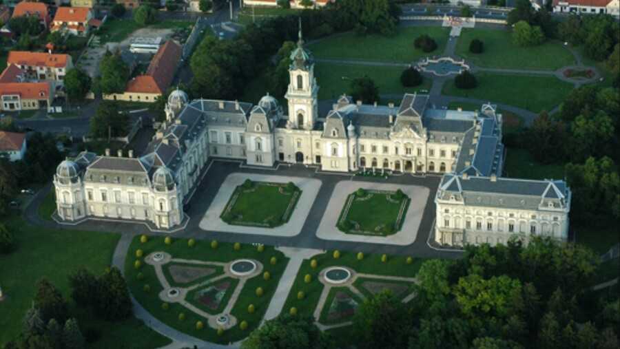 Замок гёдёллё — королевская резиденция в получасе от будапешта | nice places