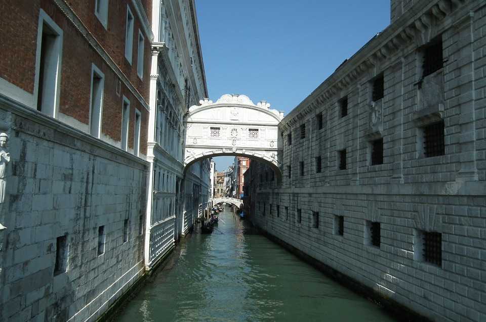 Мост вздохов, венеция (италия): история, фото, как добраться, адрес
на карте и время работы в 2021 - 2022