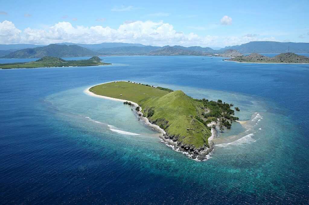 Фото острова Сумбава в Индонезии. Большая галерея качественных и красивых фотографий острова Сумбава, которые Вы можете смотреть на нашем сайте...