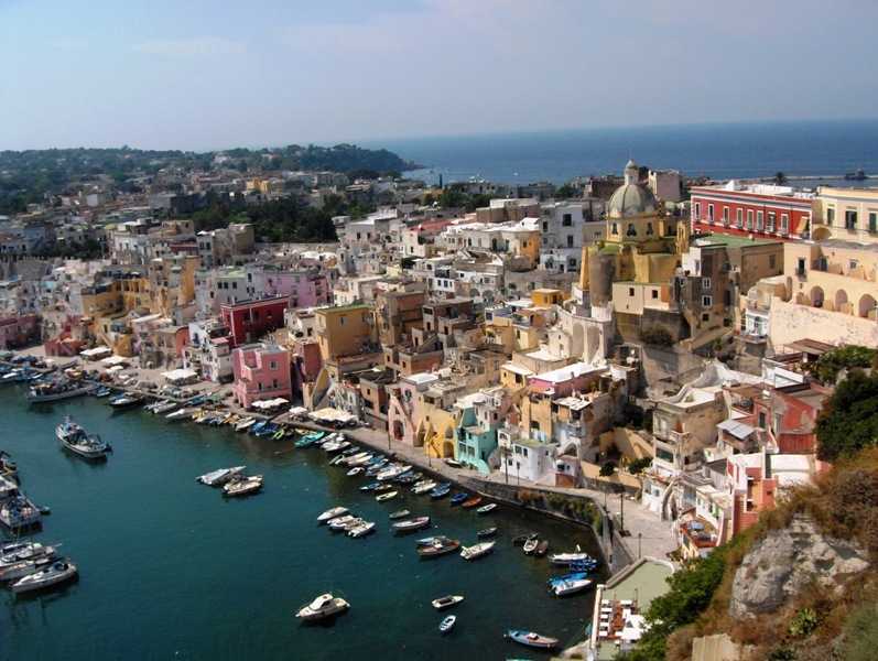 Неаполь: как дешево съездить в самый колоритный город италии