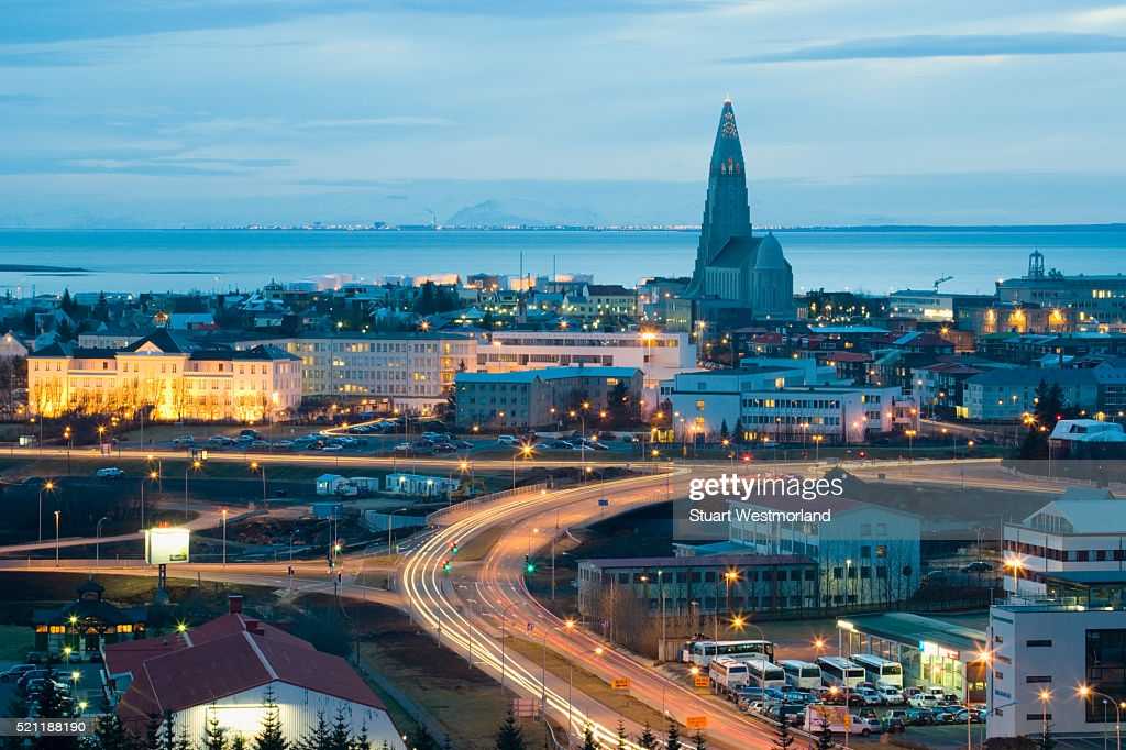 Рейкьявик — столица Исландии, края вулканов и гейзеров, страны Викингов, родина Бьорк. Этот город более многогранен и действительно может удивлять. Только в Рейкьявике Вам представится возможность выучить один из древнейших языков мира, посетить ледяное к
