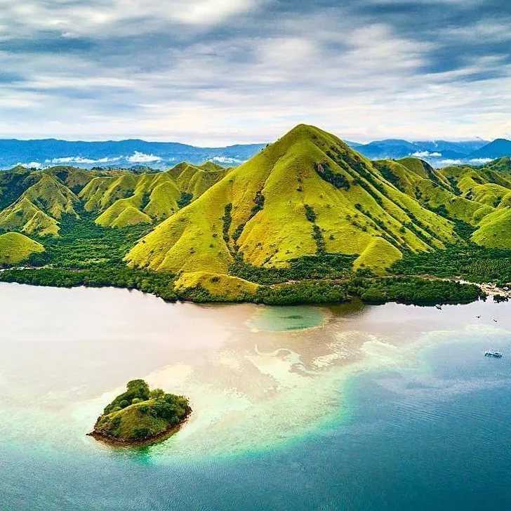 Комодо (остров) — индонезия — планета земля