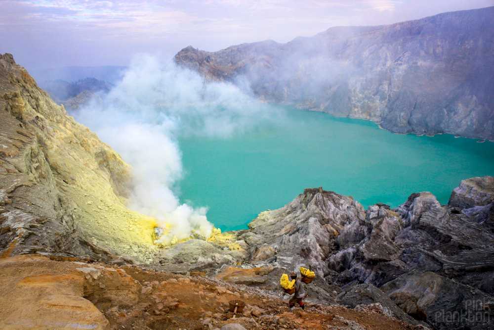 Мой подъем на вулкан иджен, остров ява, индонезия