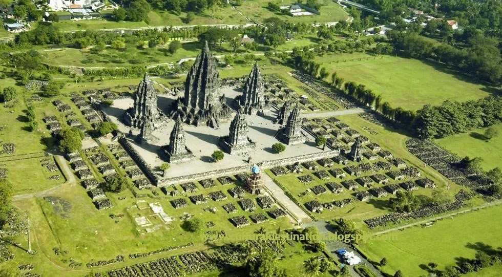 Храмовый комплекс прамбанан