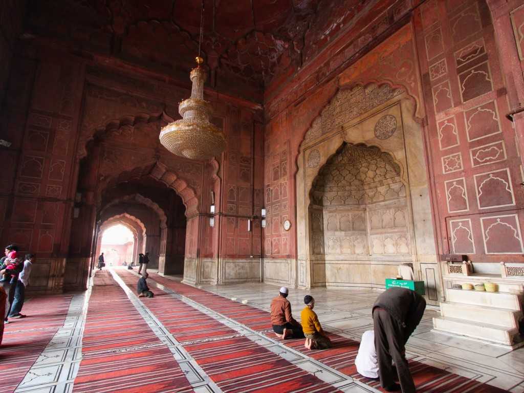 Фото «соборная мечеть дели джама масджид» из фотогалереи «дели. два лица одного города.» индия , дели