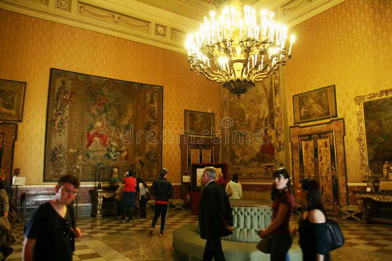Королевский дворец неаполя — официальный сайт, режим работы, часы работы, фото внутри, как добраться
