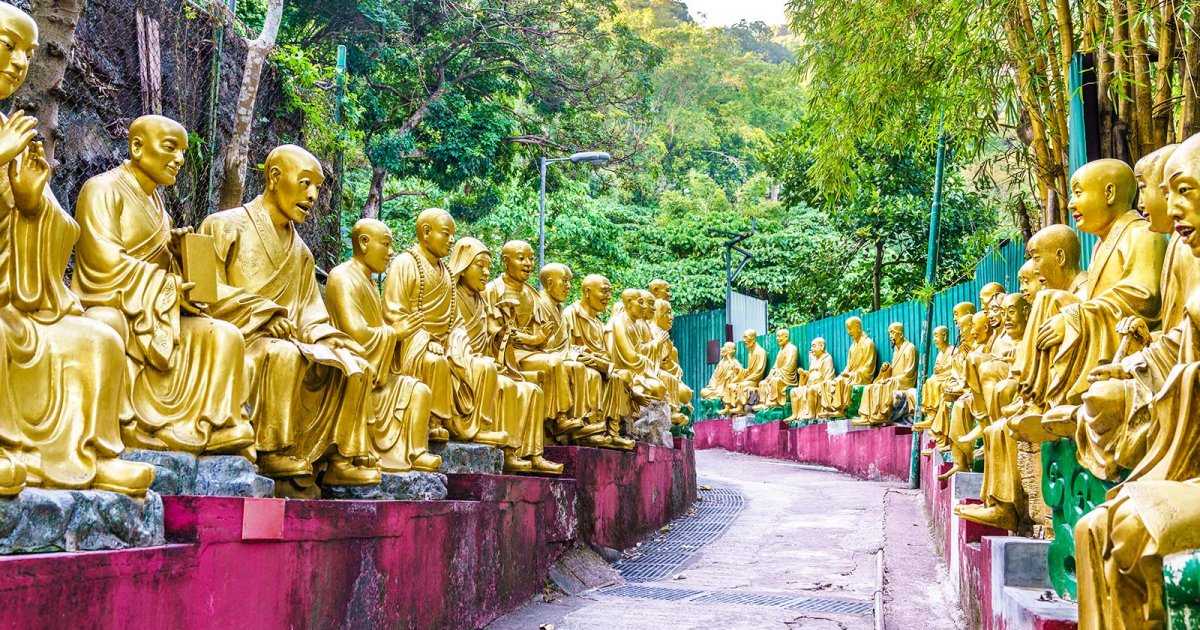 Ну очень буддийский монастырь: храм десяти тысяч будд