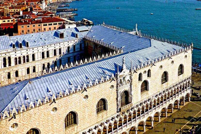 Дворец дожей – роскошная резиденция древнего венецианского правительства