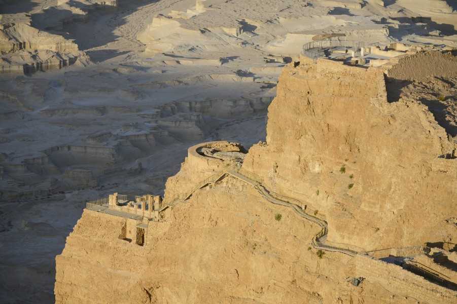 Крепость масада - кладбище обреченных. израиль
