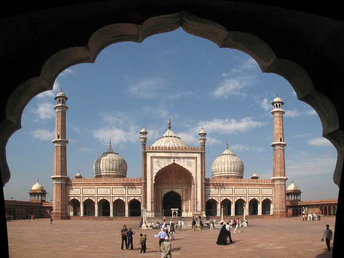 Фото «соборная мечеть дели джама масджид» из фотогалереи «дели. два лица одного города.» индия , дели