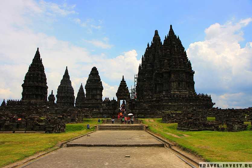 Прамбанан — самый величественный храмовый комплекс в индонезии