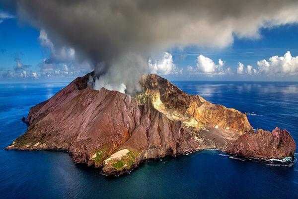 Вулканизм италии -  volcanism of italy