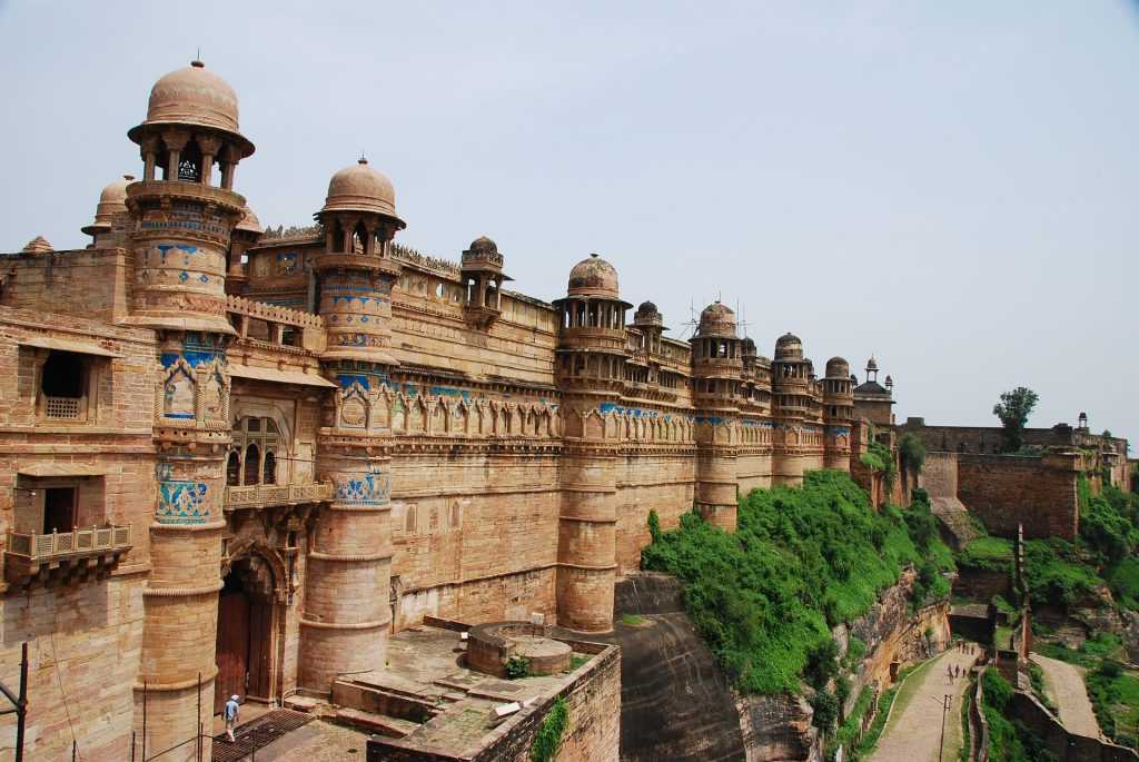 places to visit between jaisalmer and mumbai india