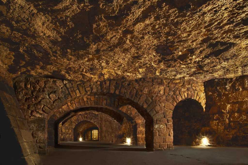 Будайская крепость в будапеште. как добраться, лабиринт, на карте, фото, внутри и снаружи, официальный сайт на туристер.ру