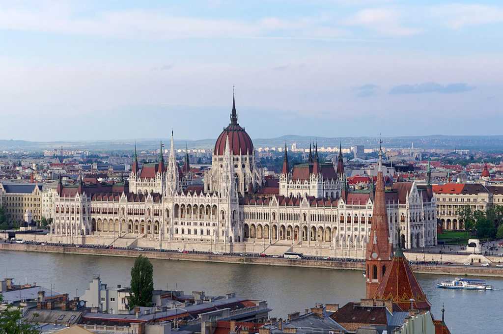 Здание венгерского парламента в будапеште: одно из самых узнаваемых сооружений в мире - сайт о путешествиях