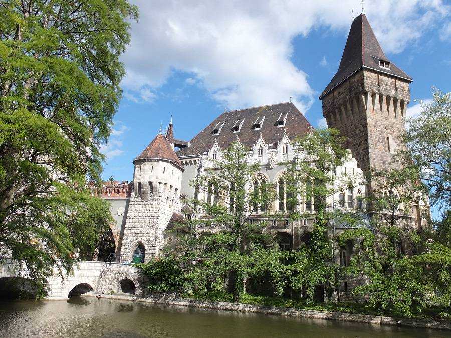 Замок вайдахуняд в будапеште, венгрия: как добраться и фото