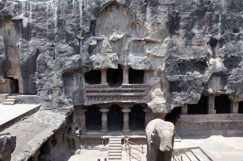 Фото пещерных храмов Аджанты в Индии. Большая галерея качественных и красивых фотографий пещерных храмов Аджанты, которые Вы можете смотреть на нашем сайте...