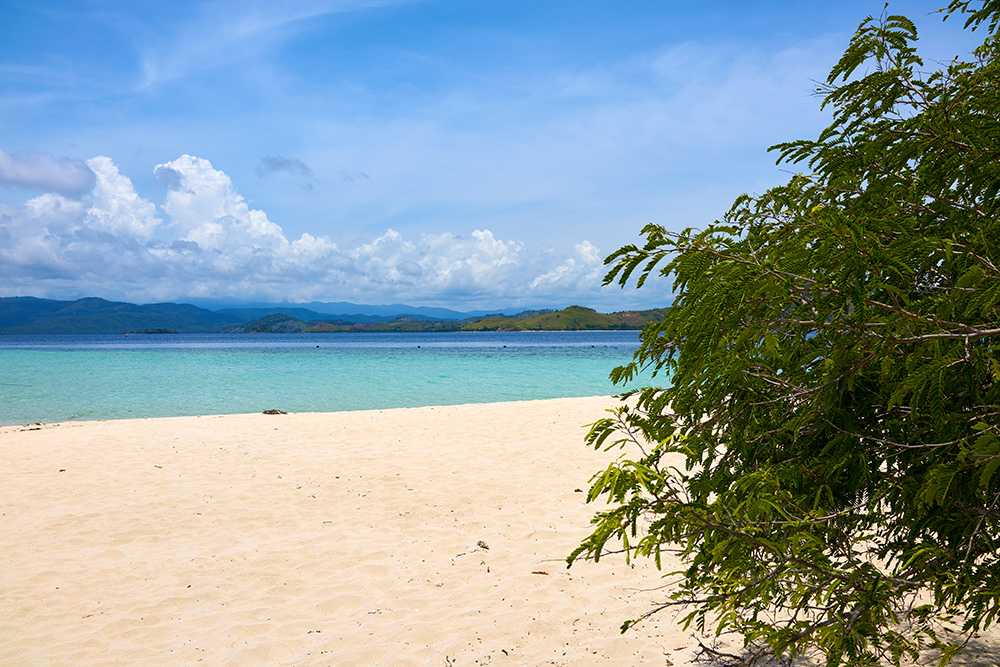 Остров ломбок. Пляж Гили Бали. Лабуан Баджо Индонезия. Ломбок остров пляжи. Лабуан пляжи.