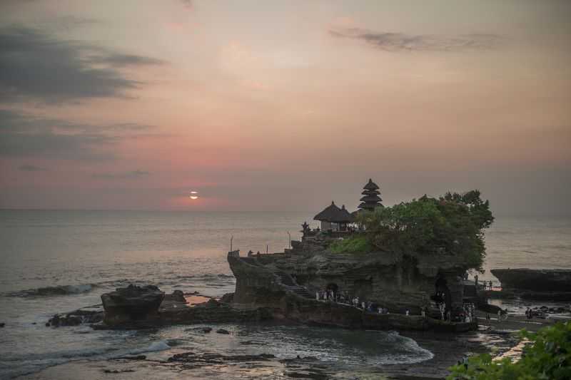 Пура танах лот – храм индонезии рядом с океаном, фото и отзывы