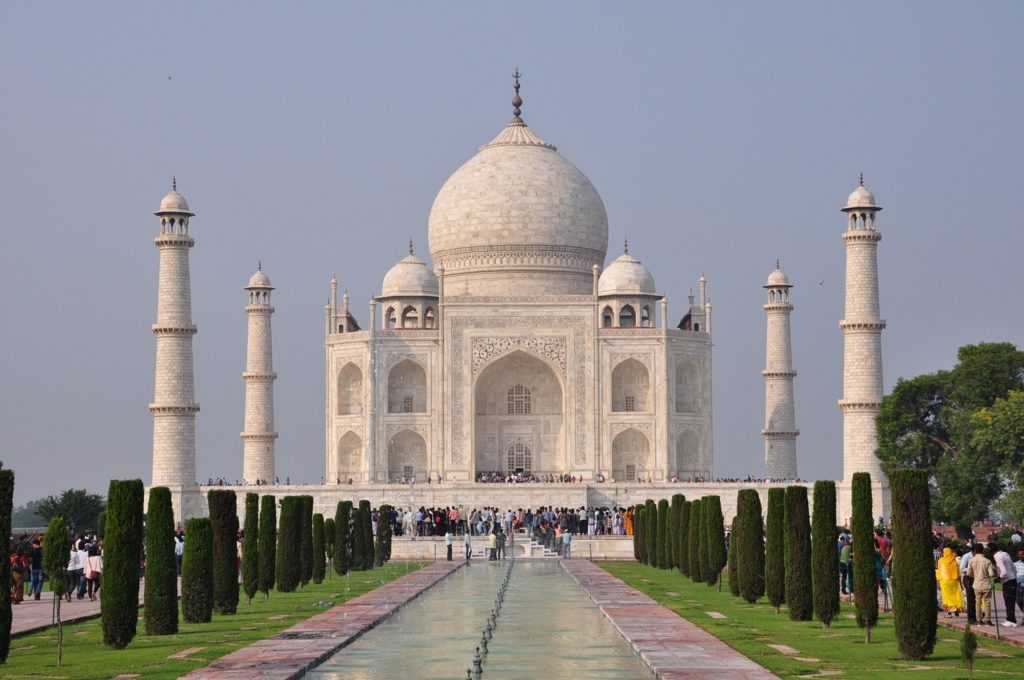 Мавзолей тадж-махал — шедевр индийской архитектуры