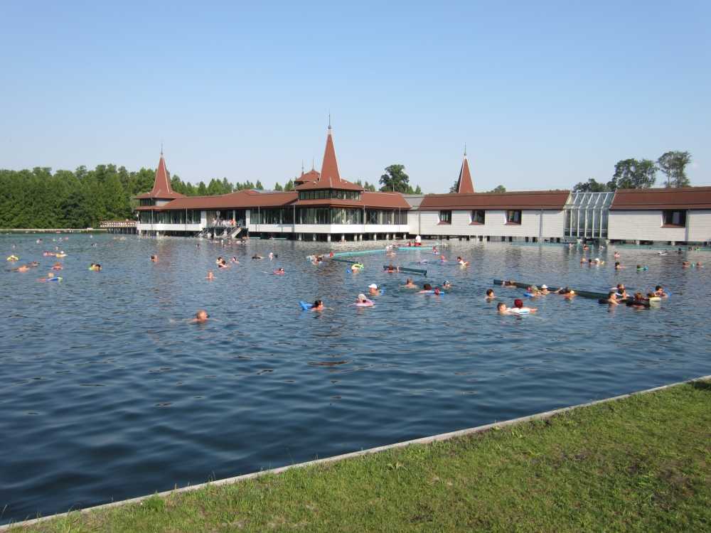 Озеро хевиз, венгрия. отдых и лечение в венгрии :: syl.ru