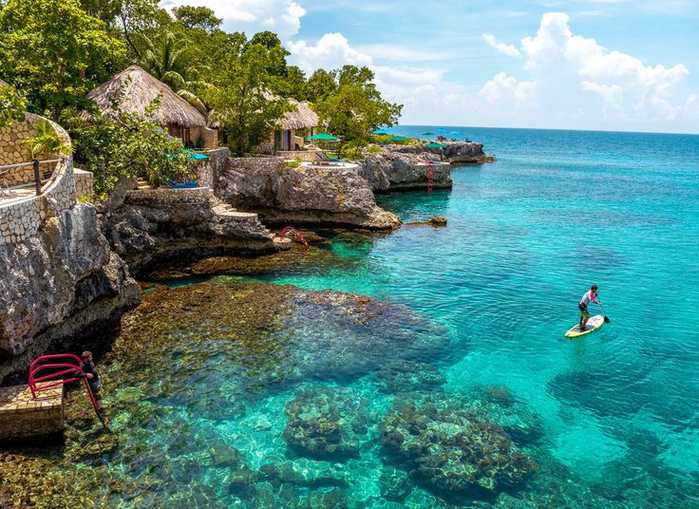 Монтего Бей — очаровательный курортный город, прозванный столицей курортов на Ямайке. Он является вторым по величине городом на Ямайке. Первым туристом этого курорта был Колумб, когда в 1494 году он прибыл сюда и установил дружественные отношения с предст
