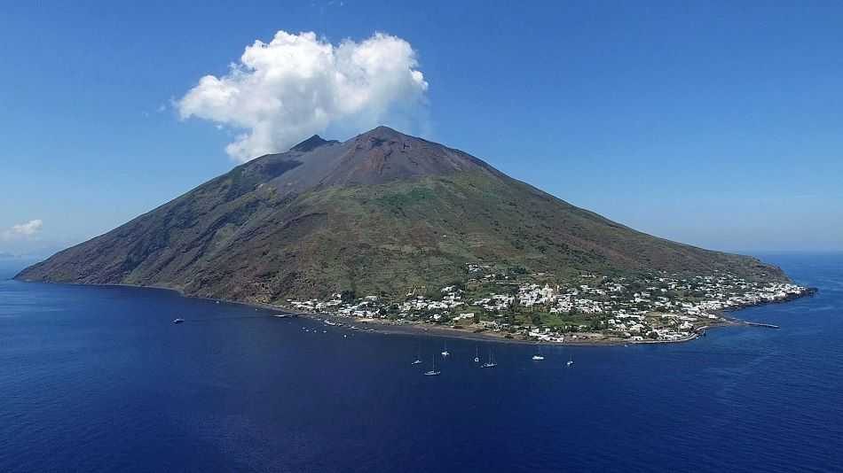 Остров стромболи - прогулки в жерлу вулкана.