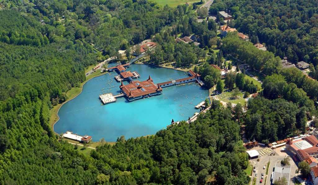 Озеро хевиз - оздоровительный венгерский курорт для дешевого путешествия