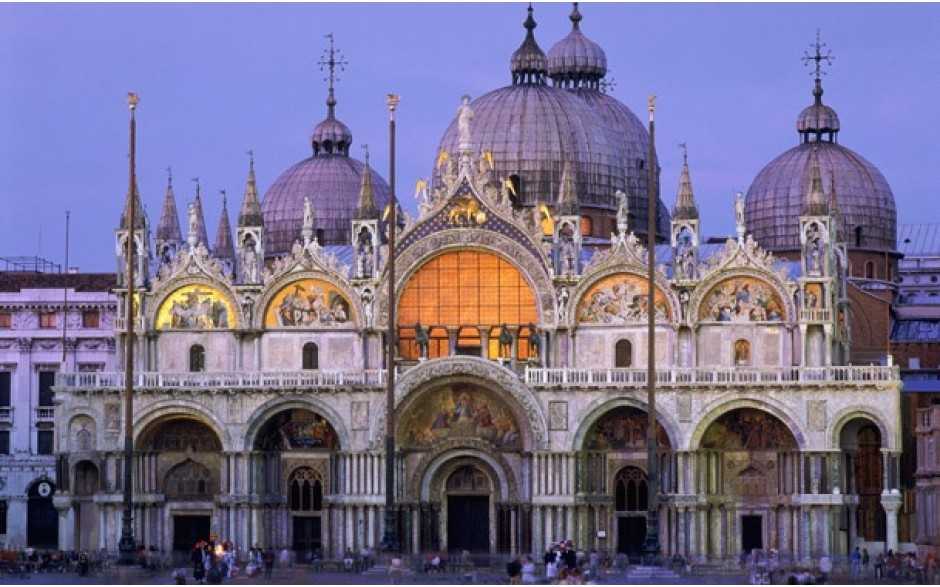 Площадь сан марко в венеции, собор, башня и кафе флориан