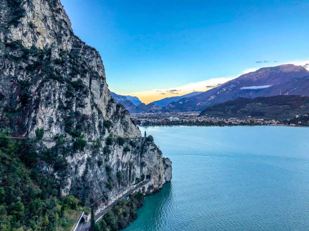 Озеро гарда - одно из самых красивых мест италии | on trips