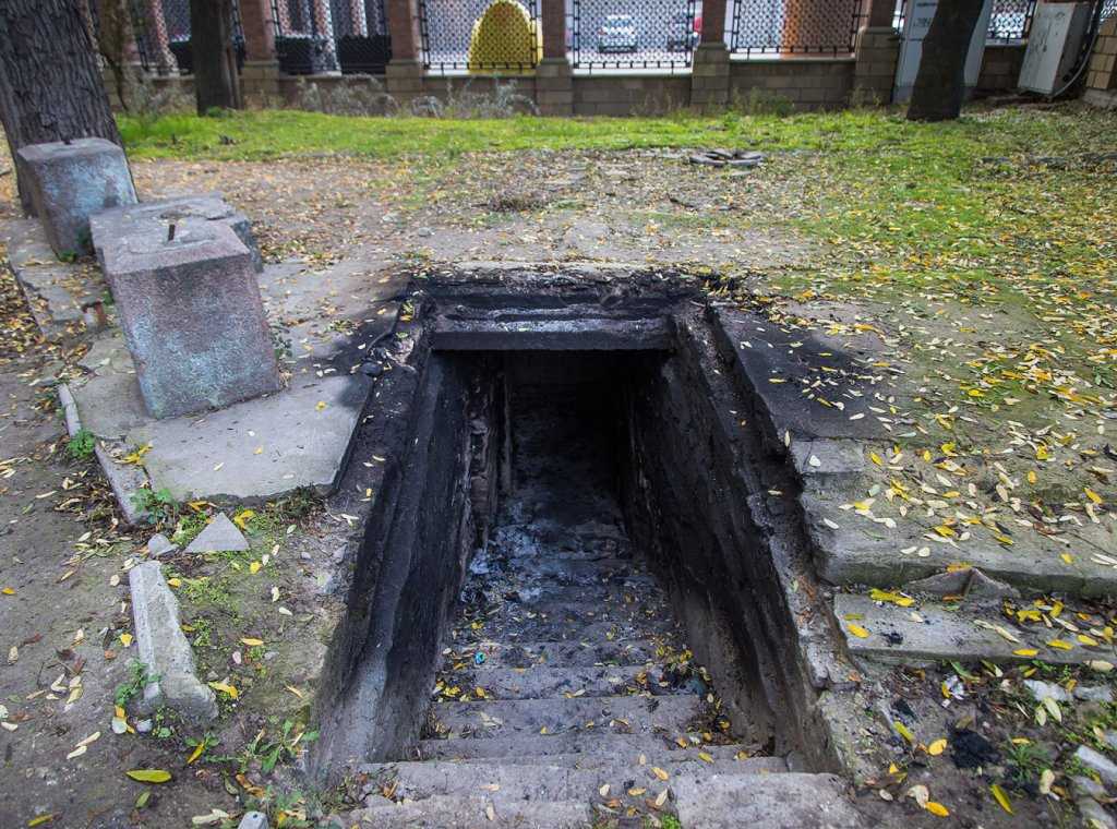 Какие тайны хранят самые знаменитые из миллиона могил парижского города мертвых пер-лашез