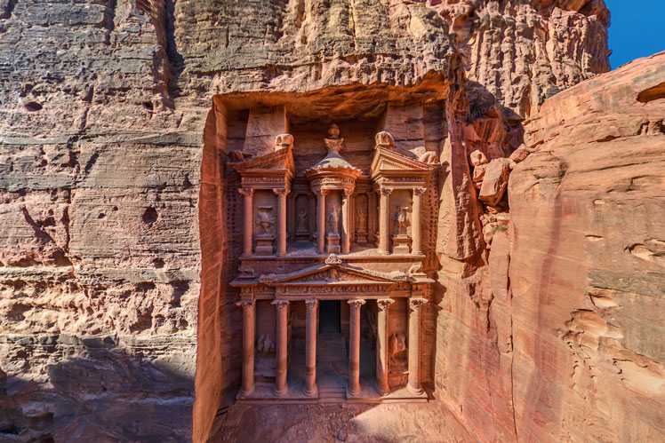 Город петра в иордании — исторические факты и тайны загадочного поселения в скалах