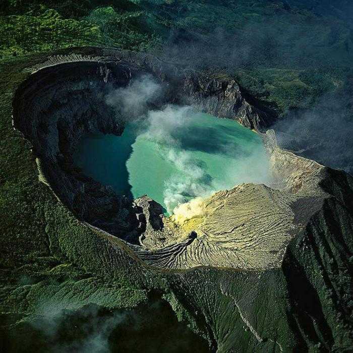 Остров ява (индонезия) – чем цепляет туристов, кроме огромного вулкана на фоне луны?