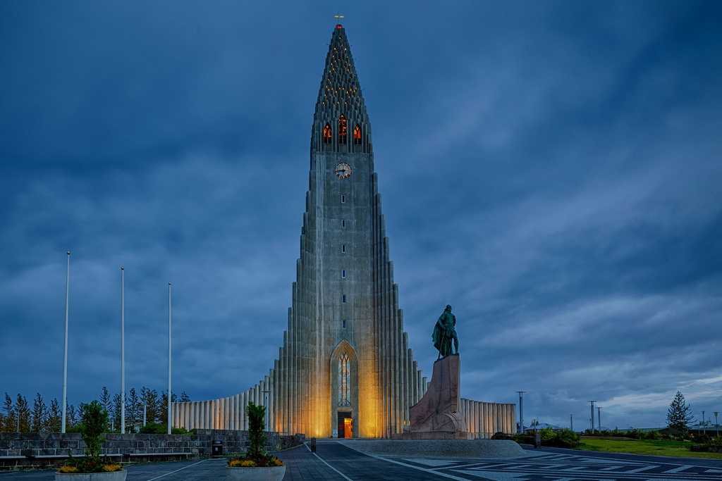 Рейкьявик . исландия. самая северная столица в мире