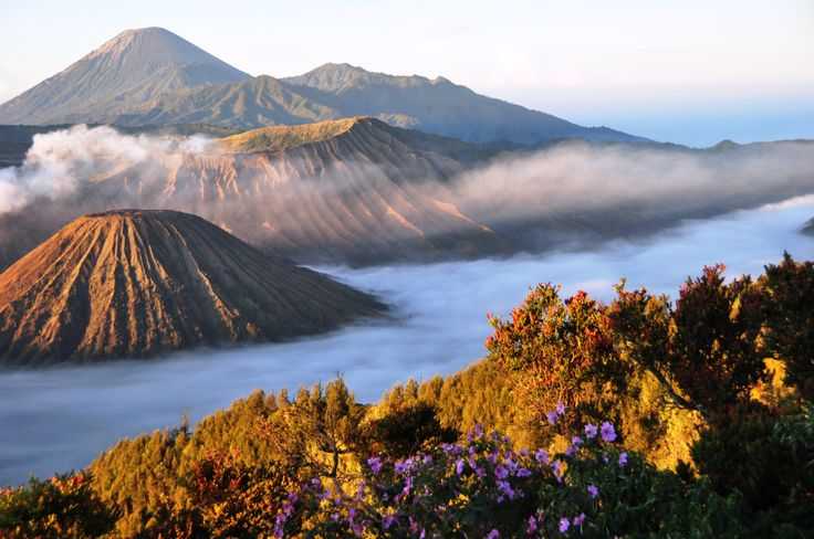 Почему туристы 🛫 стремятся на вулкан батур 🌞