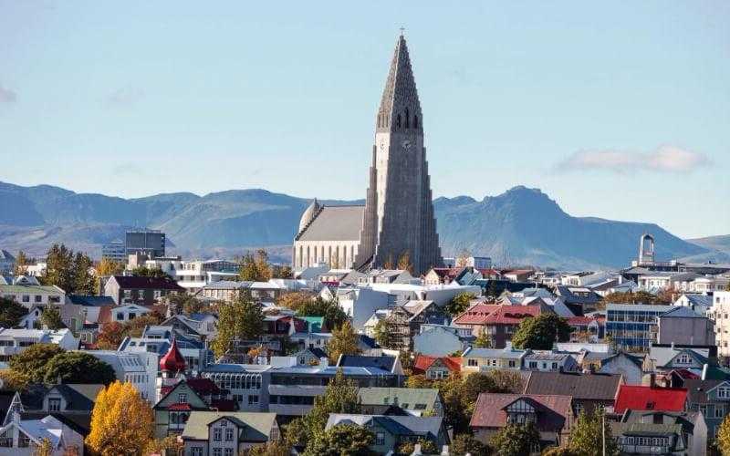 Исландский отель предложил фотографам месяц бесплатного проживания за снимки северного сияния
